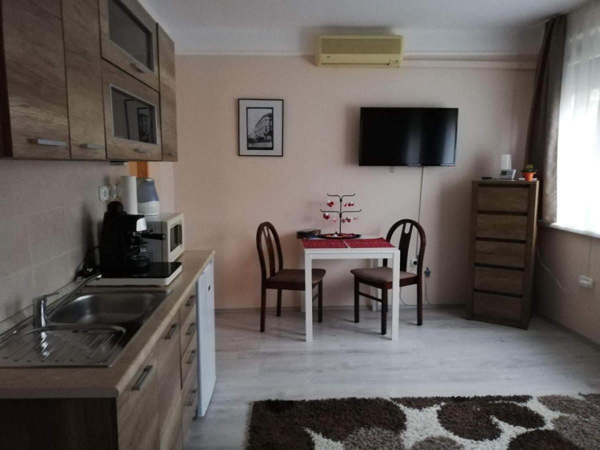 Tulip Family Apartments Eger Extérieur photo